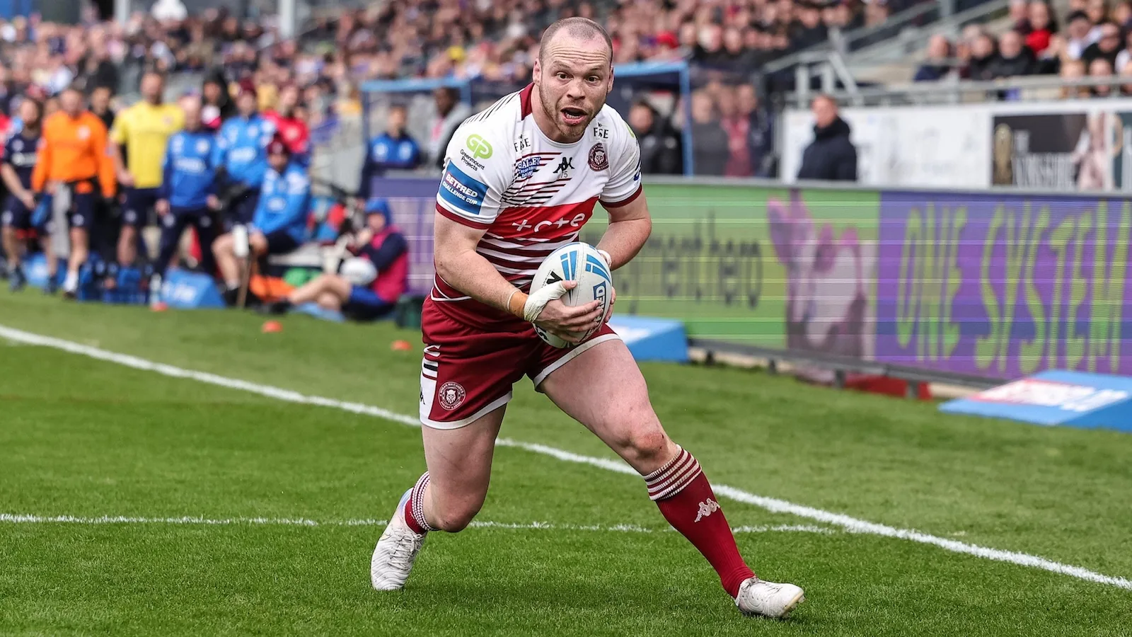 Betfred Super League: Wigan Warriors seize late win over Hull FC as St Helens overwhelm Bradford Bulls