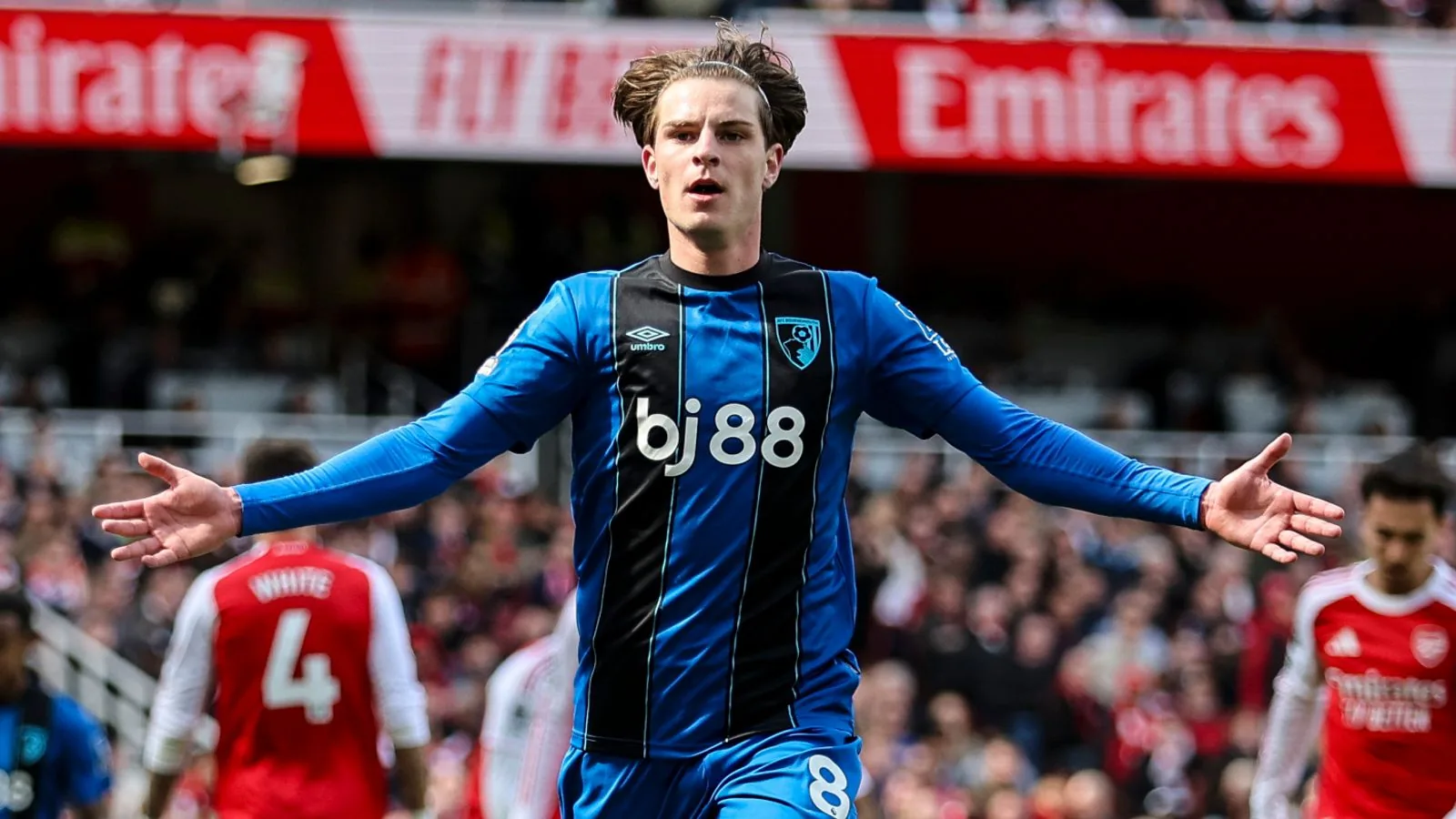 'Best to let him go for a large sum'? Fans on Scott turning down contract