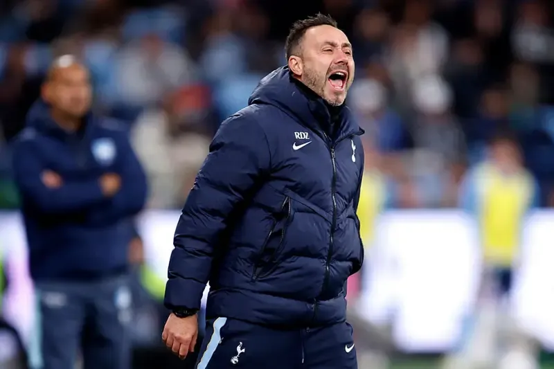 Tottenham coach, Roberto De Zerbi reacts
