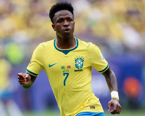 Vinícius Júnior playing for Brazil.