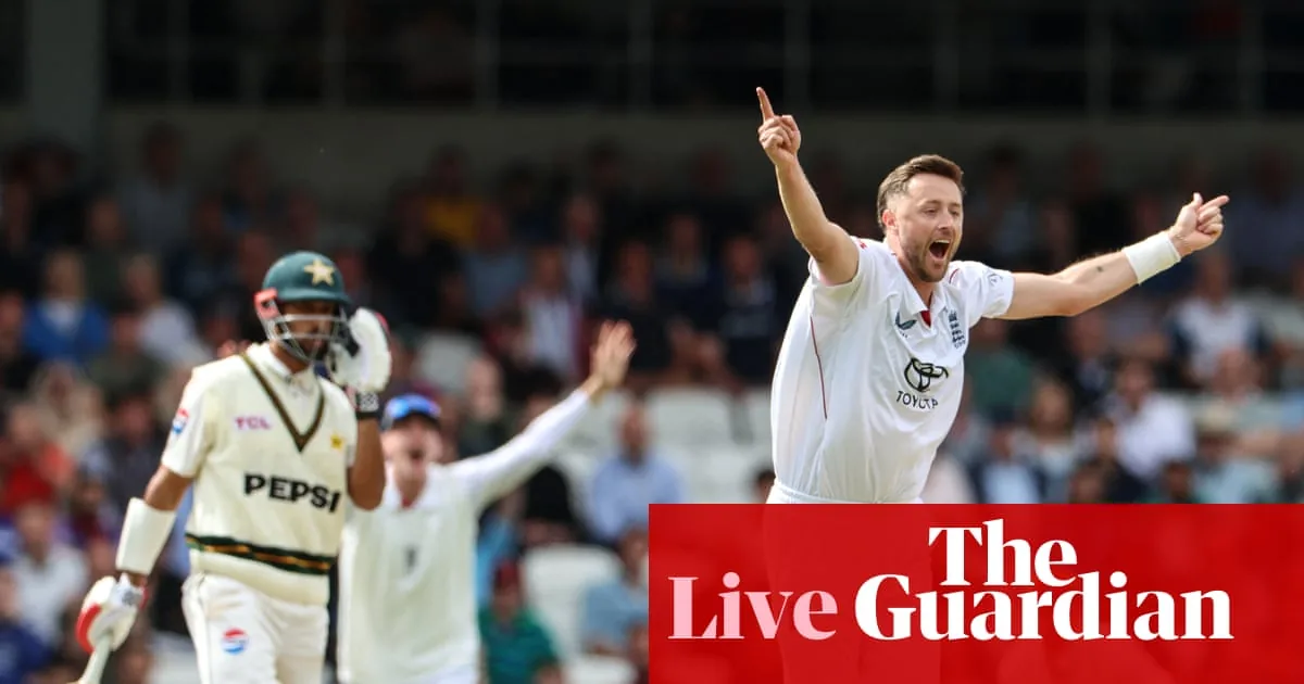 England vs Pakistan LIVE: First Test, day one, Headingley - cricket score, radio & video highlights